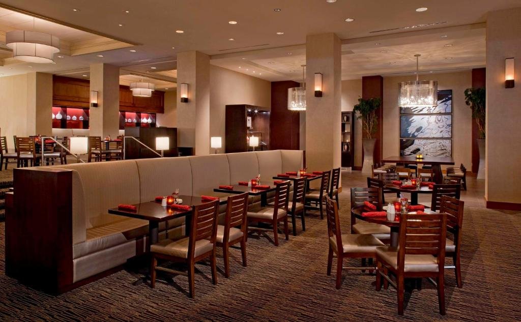 Hyatt Regency St. Louis at The Arch | Traviguide